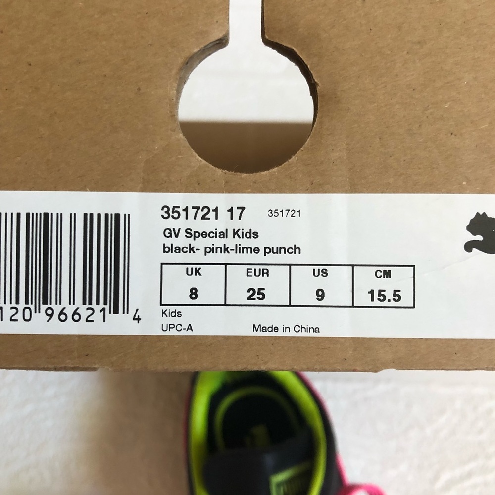 Puma Neon & Black Sneakers - Picture 5 of 5